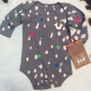 💚 True Religion long sleeve onesie 12/18 mos.